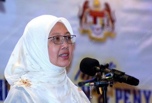 DR ZALIHA MUSTAFA