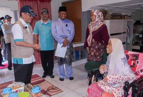 DATUK DR MOHD NA'IM MOKHTAR