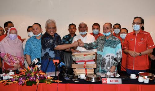 DATUK SERI HAMZAH ZAINUDIN