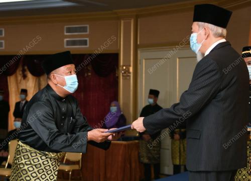 ANGKAT SUMPAH KABINET SABAH