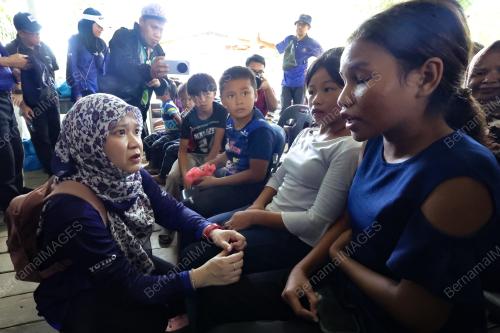 FADHLINA SIDEK