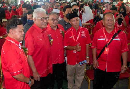 DATUK SERI HAMZAH ZAINUDDIN