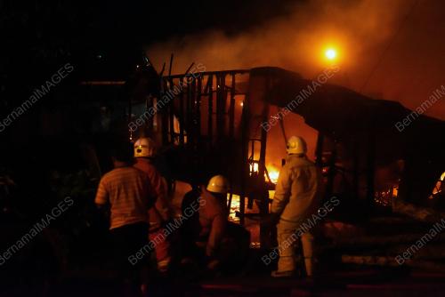 KEBAKARAN RUMAH ATAS AIR