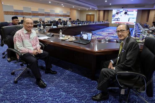 DATUK SERI HAJIJI NOOR