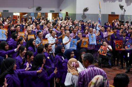 DATUK FAHMI FADZIL