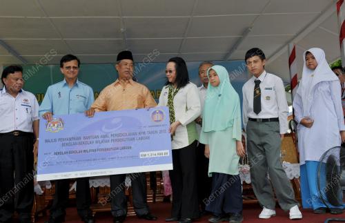 TAN SRI MUHYIDDDIN YASSIN