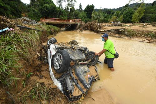 BANJIR KAMPUNG SUGUD