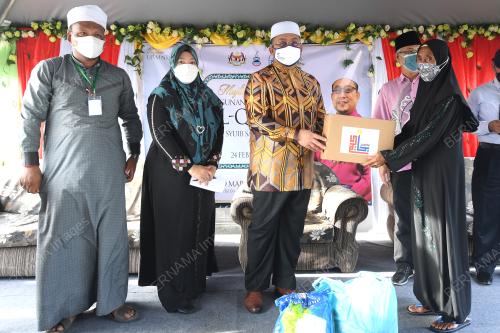 DATUK AHMAD MARZUK SHAARY