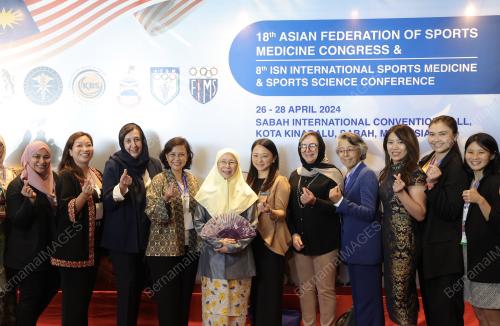 DATUK SERI DR WAN AZIZAH WAN ISMAIL
