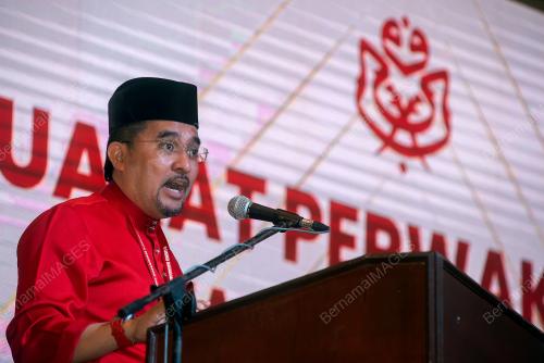 DATUK DR ASYRAF WAJDI DUSUKI
