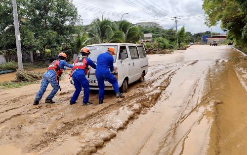 BANJIR KILAT SEKITAR PEKAN KENINGAU SABAH