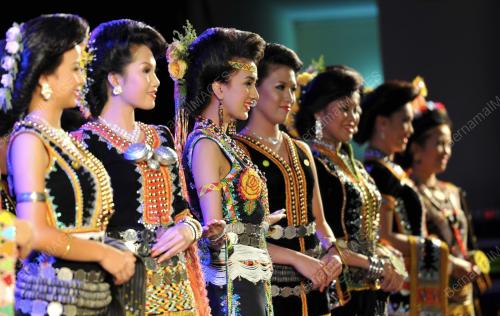 SB09_12062012_UNDUK_NGADAU