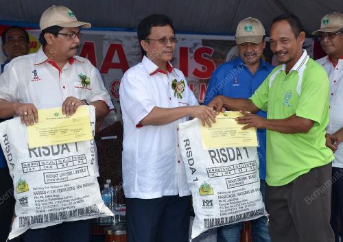 DATUK SERI NOHD SHAFIE APDAL