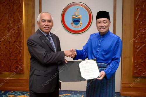 DATUK DR YUSOF YACOB