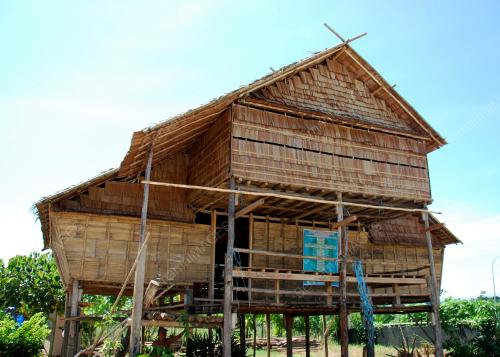 KEUNIKAN RUMAH TOBILUNG