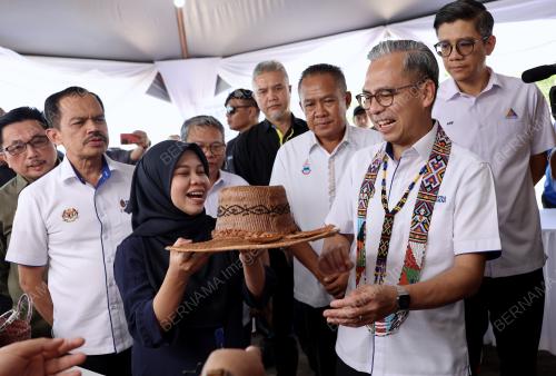 DATUK FAHMI FADZIL