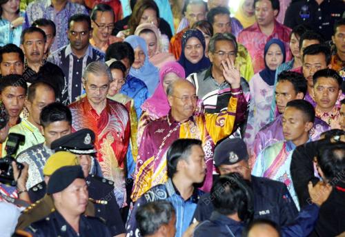 TUN AHMADSHAH ABDULLAH