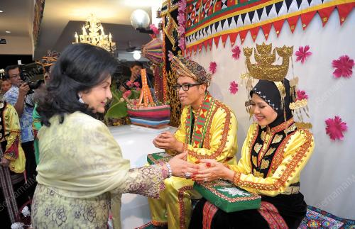 SB09_19122013_DATIN_ROSMAH