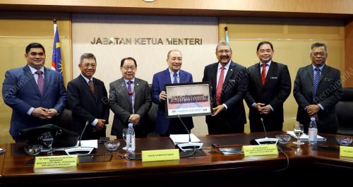DATUK SERI HAJIJI NOOR