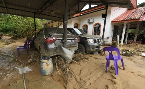 BANJIR KAMPUNG SUGUD