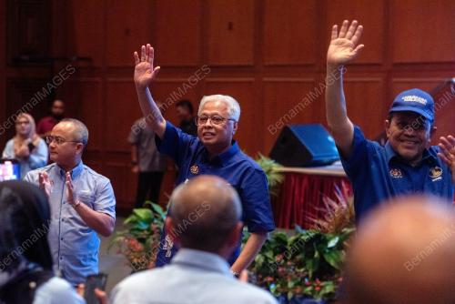 DATUK SERI ISMAIL SABRI YAAKOB