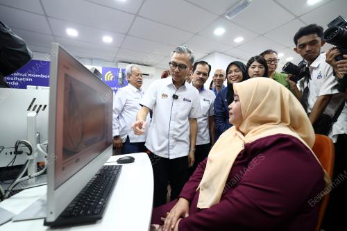 DATUK FAHMI FADZIL
