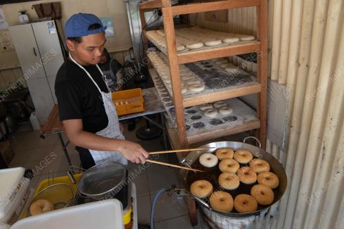 PENGUSAHA KECIL DONUT SUSU