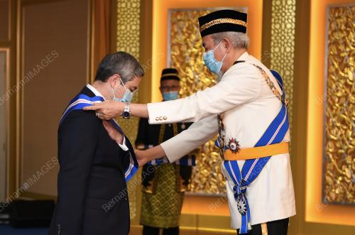 YANG DIPERTUA NEGERI SABAH TUN JUHAR MAHIRUDDIN