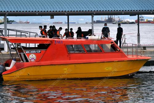PELAJAR PULANG KE SIPITANG - PENGANGKUTAN LAUT