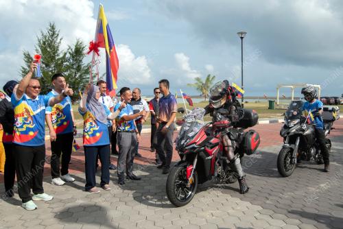 KEMBARA KIBAR BENDERA