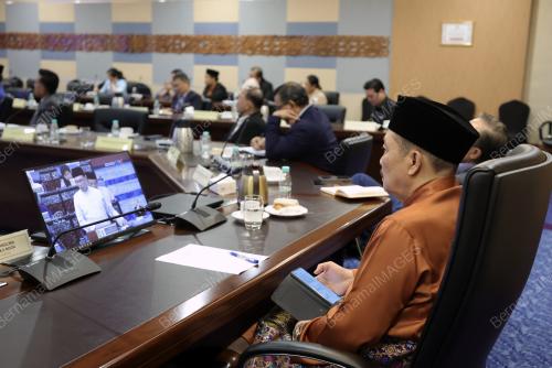 DATUK SERI HAJIJI NOOR