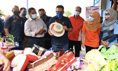 DATUK DR LATIF AHMAD
