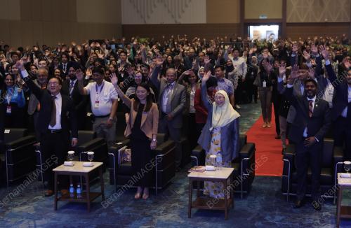 DATUK SERI DR WAN AZIZAH WAN ISMAIL