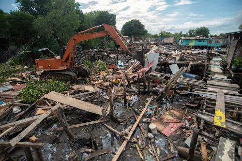 ROBOH PENEMPATAN HARAM DI TANAH MUIS
