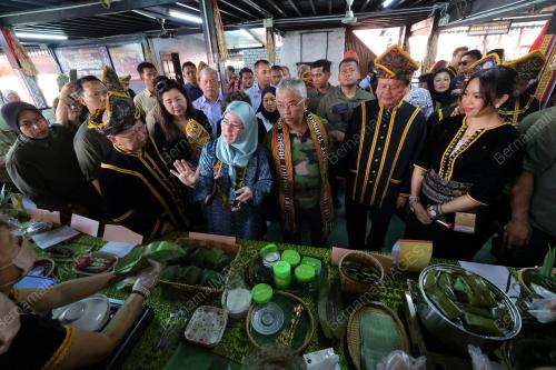 AL-SULTAN ABDULLAH RI'AYATUDDIN AL-MUSTAFA BILLAH SHAH