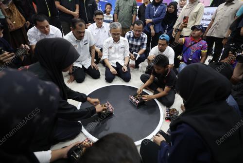 DATUK FAHMI FADZIL