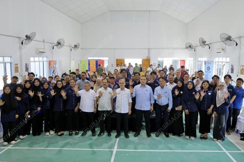 DATUK FAHMI FADZIL