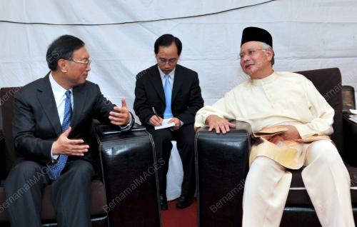 SB11_11082012_JUMPA_PM