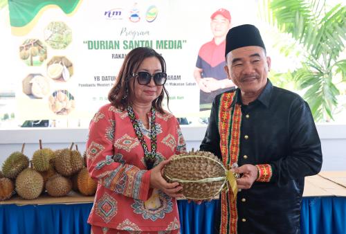 DATUK ROSLAN MUHARAM