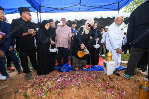 DATUK SAMSUDIN YAHYA