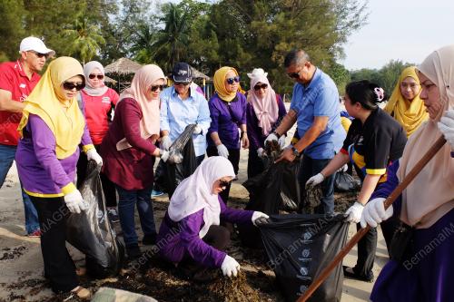 SB11_24082019_BERSIH_PANTAI