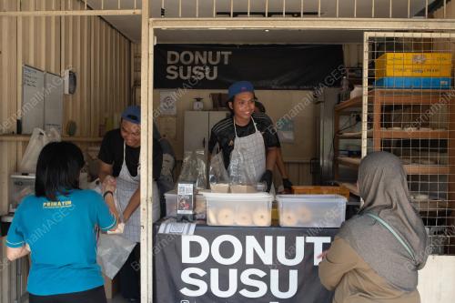 PENGUSAHA KECIL DONUT SUSU