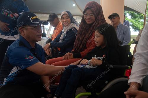 DATUK DR MOHD NAIM MOKHTAR