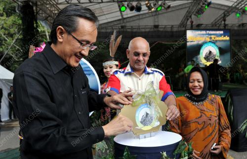 DATUK MASIDI MANJUN