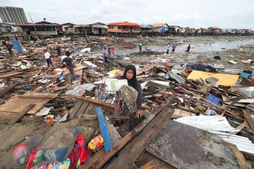 AIR LAUT PASANG BESAR