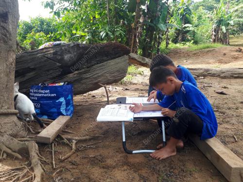 SEKOLAH_PERAHU
