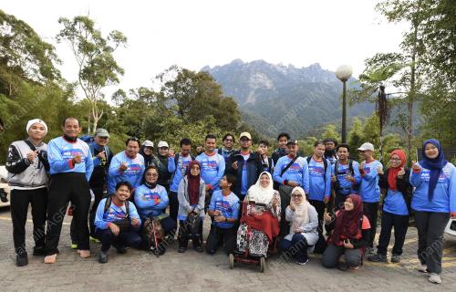 OKU MENDAKI GUNUNG KINABALU
