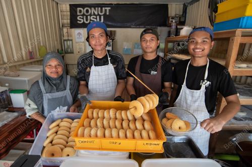 PENGUSAHA KECIL DONUT SUSU