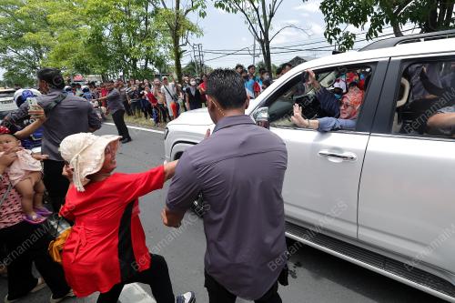 TUNKU AZIZAH AMINAH MAIMUNAH ISKANDARIAH