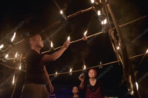 PELITA MENJELANG AIDILFITRI